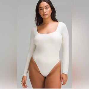 Lululemon square neck long sleeve bodysuit L